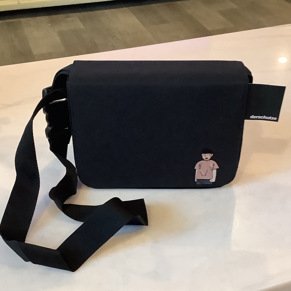 Derschutze Super Kid Shoulder Bag, Brand New